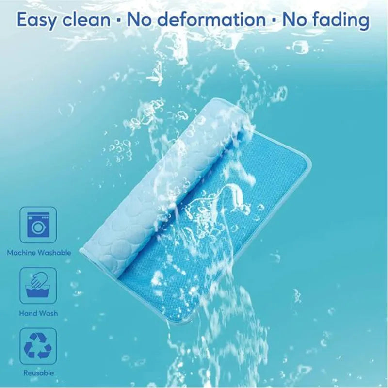 Zovae FrostMat™ – Self-Cooling Dog Mat."