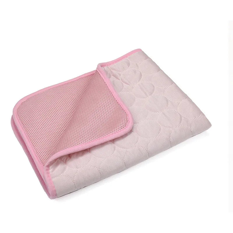 Zovae FrostMat™ – Self-Cooling Dog Mat."